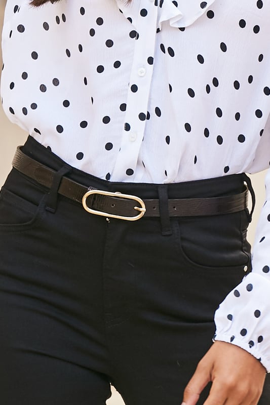 REASONS TO BUY: 

It's all in the details
Luxe croc leather finish
Chic round gold buckle detail
Perfect for looping through jeans
Cinch in your favouirte dresses