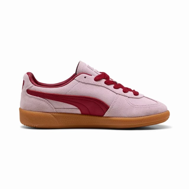 Sneaker crafted with a premium leather upper, featuring a suede Formstrip, T-toe, and heel overlay for a classic, stylish design. Finished with a durable rubber sole for reliable grip and long-lasting wear.
