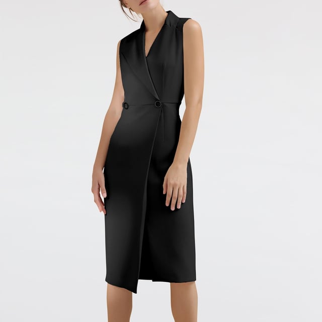 Een van onze "Classic with a Twist" en een must in je garderobe: de Top Stiches Tailor Wrap Dress beoordeeld door Smart and Joy Design Team. Verbeterd met elegante bovenste steken op de kragen, met een fancy knop zijn vorm benadrukt elk silhouet. Tijdloos en geschikt voor verschillende gelegenheden, je kunt niet fout gaan met zo'n stuk; Ofwel gepaard met hoge hakken of matchen het terloops met platte sandalen.
Productdetails
• Vorm: kleermaker, gemonteerd
• Lengte: 110 cm
• Geklassing
• Mouwloos