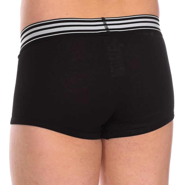 Boxer fashion Stripes by Bikkembergs.
 Color Black.
 Elastic rubber waistband, with the name of the firm embroidered on the front.
 Comfortable and breathable fabric.
 Anatomical front, with the ability to hold without squeezing.
 Seams seen in tone.

 Composition: 95% Cotton, 5% Elastane

 Care:
 -Wash at max temperature. 40ºC.
 -Do not use bleach.
 -Supports dry cleaning.
 -Allows you to use dryer.
 -Iron at max temperature. 130ºC.
 Composition: 95% Cotton, 5% Elastane
 Care:
Care:
 -Wash at max temperature. 40ºC.
 -Do not use bleach.
 -Supports dry cleaning.
 -Allows you to use a dryer.
 -Iron at max temperature. 130ºC.