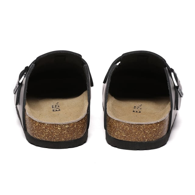 EVER AU Sandalias Zueco Confort Mujer Piel Pintail - Piel Negra Las chanclas Pintail para mujer añaden un toque chic a cualquier conjunto. Confeccionadas meticulosamente en piel nobuk engrasada de primera calidad, desprenden un atractivo atemporal y están pensadas para desarrollar un aspecto único y cuidado con el paso del tiempo.
Artículo nº EAU5004
Descripción: - Exterior de piel - Entresuela de cuero de vaca - Suela de EVA