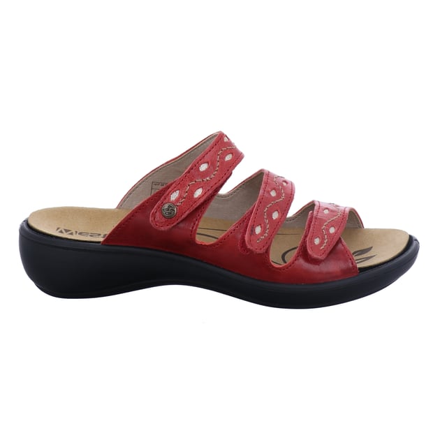 Nuestras sandalias fabricadas con fina piel. La práctica cremallera sirve para una sujeción firme en el zapato. El modelo también está equipado con una plantilla intercambiable. La construcción Strobel se utiliza normalmente para los zapatillas de deporte porque hace que el zapato sea deportivo. Ibiza 66 ofrece a los pies un ajuste extra gracias a la anchura G. El modelo Ibiza 66 es el compañero perfecto para sus momentos de ocio.