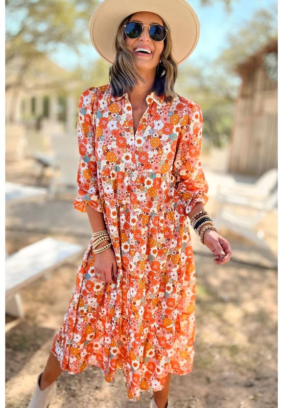 Mehrfarbiges Blumenmuster im Boho-Stil Kragenausschnitt Lange Ärmel Hoch tailliertes Design V-Ausschnitt Feminin und elegant Material: 100 % Polyester