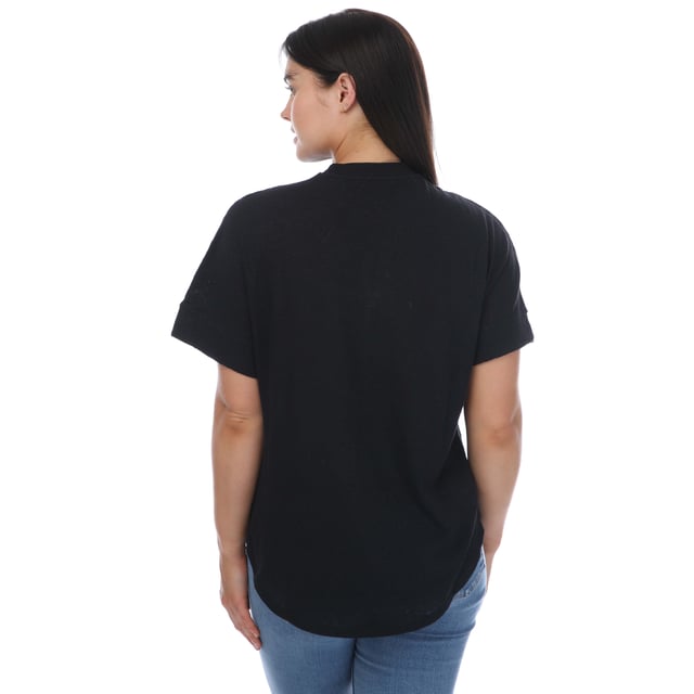 Womens Ted Baker Kcarina Jersey T-Shirt in black.Relaxed comfort isn’t for indoors only. KCARINA is here to ensure it can be experienced wherever you are. Sporting a loose fit with mid-length sleeves and a lower back  having one of these to hand ensures you always have something to throw on for ease  while still looking stylish. Pair with everything from jeans to joggers for a casual look for all occasions.- Round neck.- Mid-length sleeves.- Low back.- Loose fit.- 53% Linen 47% Cotton.  Machine washable.- Ref: 256784BLACK