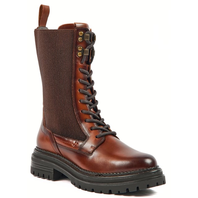 The POLLY leather combat boot infuses utilitarian style with a sense of glamour. Crafted from premium leather, they are set on rubber soles and feature front laces as well as zipped sides.