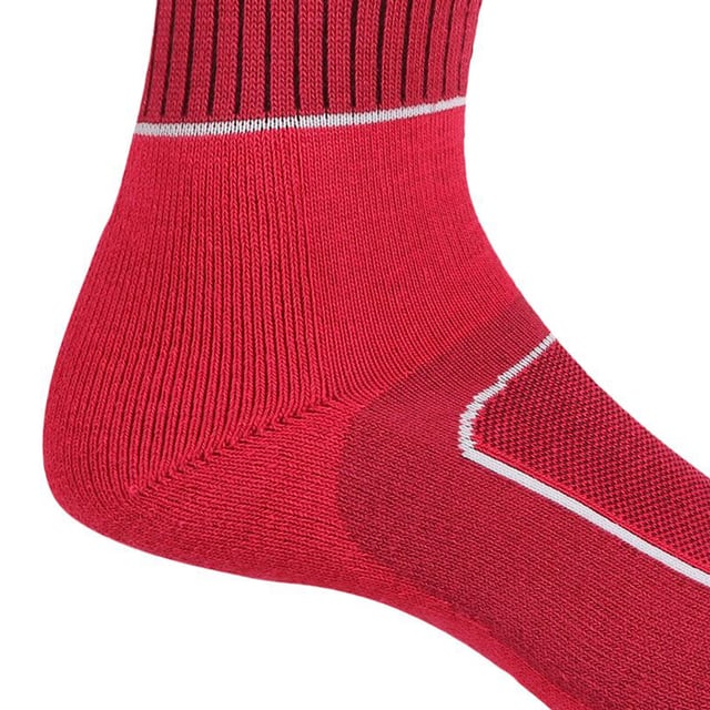 74% Coolmax, 23% Polyamide, 3% Elastane. Fabric: Knitted. Design: Logo, Two Tone. Flat Linked Toe Seam, Padded Toe, Reinforced Instep Protection, Soft Touch, Under Foot Cushioning, Ventilated. Fabric Technology: Lightweight, Moisture Control, Quick Dry. Cuff: Ribbed.