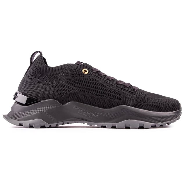Deportivo. moderno y elegante. El Carrillo Leo Racer de Android Homme muestra frescura informal y ligereza. Estilo contemporáneo con vibraciones urbanas. Confeccionado con una parte superior tipo calcetín. Estas zapatillas cuentan con la plantilla dorada característica de la marca y la marca del diseñador agrega un toque sofisticado a la silueta de estilo running. Un trozo. La llamativa suela exterior proporciona una durabilidad duradera.
