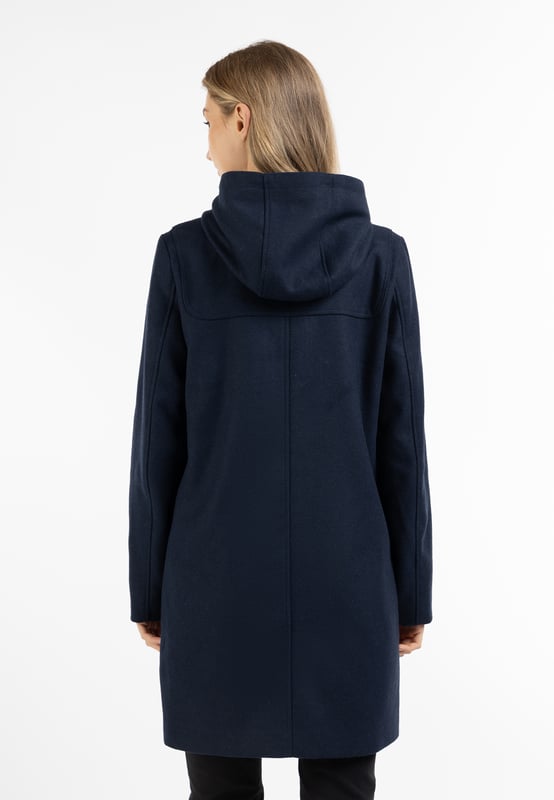 Geen vulling  De duffelcoat van DreiMaster Klassik is gemaakt van een zachte kwaliteit met een wolaandeel en heeft een klassieke, rechte snit. De karakteristieke houten kapittelsluitingen kenmerken de stijl, daaronder zit een robuuste ritssluiting. Twee grote zakken met drukknopen, een capuchon en een DreiMaster-logoborduursel op de bovenarm geven de tussenjas een tijdloze uitstraling.  Overgangsjas van wolmix
