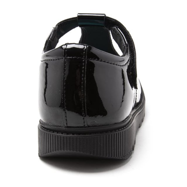 Comodidad en su máxima expresión: con este clásico zapato de regreso a clases Gracie 2 de Hush Puppies. El negro. bomba de chicas brillantes. en estilo bailarina Mary Jane presenta el exclusivo ajuste Fit Left Fit Right de Hush Puppies, además de un protector de talón mejorado para protección contra raspaduras. Su forro transpirable y su plantilla micro-fresh permiten usarlo durante todo el día sin comprometer el estilo ni la apariencia.