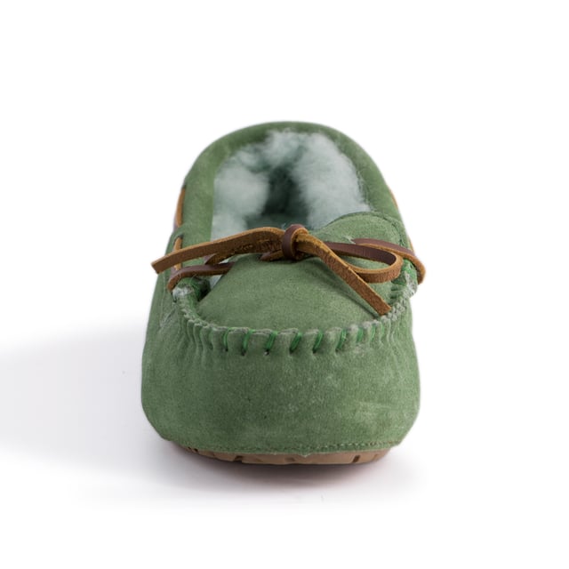 Cosy moccasin you will never want to take off your feet
Plush premium Australian sheepskin lining
Leather suede upper - Water Resistant
Full Australian sheepskin insole
Fine craftsmanship
Light weight EVA outsole - soft and extra cushioning

Sheepskin breathes allowing feet to stay warm in winter and cool in summer
100% brand new and high quality, comes in a branded box, suitable for gift