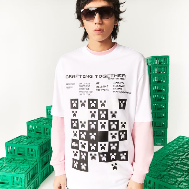 Mens Lacoste Minecraft T- Shirt in white.- Ribbed crewneck.- Short sleeves.- Tone-on-tone silicone crocodile at bottom of garment.- Loose fit.- 100% Cotton.- Ref: TH3802001