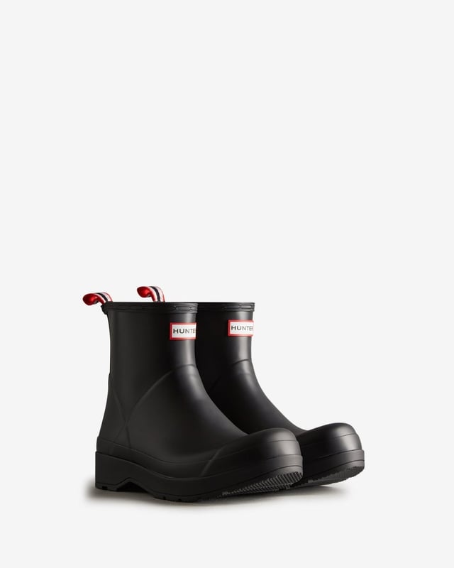 Mens Play Short Boot
The Play Boot blends playfulness and practicality. A simplifying of the iconic design of the Original Boot, the Play Boot fast became a best-selling Hunter silhouette. Just grazing the top of the ankle, with a flatter sole and angled block heel for comfort, finished with a pull tab for easy foot entry. The design is crafted from the highest quality natural rubber, 100% recycled polyester lining and 100% waterproof.

Hunter Original Rubber Compound
Handcrafted
Recycled Polyester Lining
Pull Tab For Ease Of Foot Entry
U - 100% Rubber L - 100% Recycled Polyester O - 100% Rubber
Use Boot Shine and Rubber Boot Buffer

MFS9088RMA