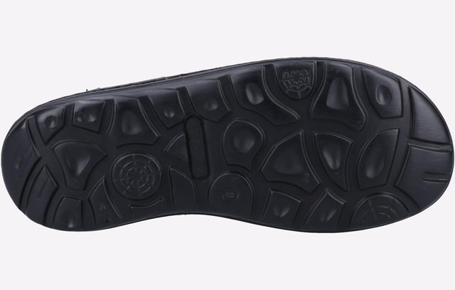 Hush Puppies Alistair Sandalen Heren Perfect voor zomeravonturen, beschikt de Alistair over een drievoudige klittenbandsluiting voor eenvoudig aan- en uittrekken, een comfortabele textielen voering en een lichtgewicht PU-buitenzool. - Echt leren bovenwerk - Drievoudige klittenbandsluitingen - Comfortabele textielen voering - Cushioned Comfort echt suède voetbed - Lichtgewicht PU-buitenzool