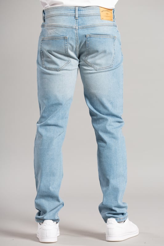 Elevate your wardrobe with these classic denim jeans from Tokyo Laundry. Made from a comfortable cotton-rich fabric, these jeans feature a slim fit and classic denim jean design. These jeans are perfect for any casual occasion and a versatile addition to any wardrobe. Machine washable for easy-care.