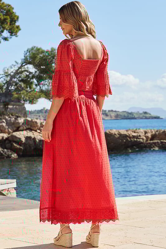 Feel-good vibes guaranteed
Elevated with luxe embroidery
Elasticated waist makes it ultra comfy
Crafted from breezy lightweight fabric
Add the matching top for maximum impact
Let it stand out with a simple vest top