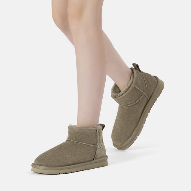 The Finch Ultra Mini Classic Boots feature a conveniently lower ankle height, making them a breeze to slip on. Perfectly designed for those who may find it challenging to pull on other boot styles.

Specification:
Suede Upper
Warm Sheepskin Wool Lining
Soft Sheepskin Wool Insole
EVA Sole

Technologies:
Water & Stain Resistance Upper
Slip Resistance Outsole