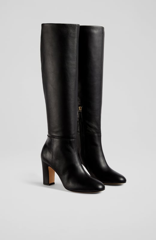 Our black nappa leather Kristen boots will help you transition seasons with ease. Effortlessly stylish, they sit just below the knee and feature a slim, block heel for a flattering finish.
