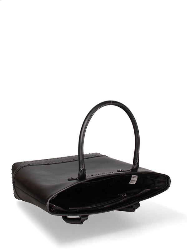 Damenhandtasche mit Reißverschluss. eine Innentasche mit Reißverschluss und eine offene. fehlende Außentaschen. fehlender Schultergurt. im Ledergriff. ein Innenfach.  Außenmaterial. Gefüttert mit 70 % Baumwolle, innen 30 % Polyester. Maße: 31x34x11,5 cm. Hergestellt in Italien