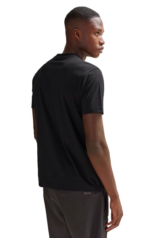 Boss T Shirt Black
Everyone needs a good basic tee at the core of their wardrobe and this BOSS Tee from their green selection certainly fits the bill. 100% cotton, crew neck with short sleeves and a neat printed logo to the chest, this is a smart tee to layer and use all year through.

100% Cotton
Crew Neck
Reg Fit
Style - 50506373