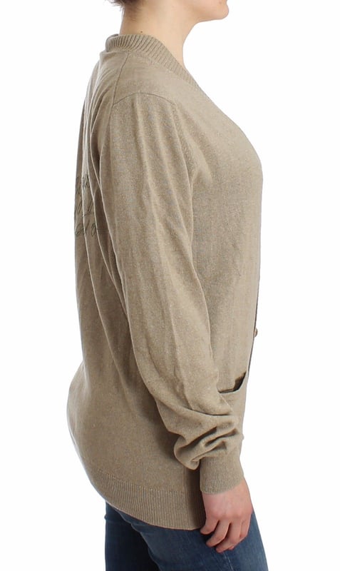 Brand new Ermanno Scervino beige cardigan with deep V-neck
  Made in Italy
  Material: 40% Rayon 25% nylon 25% wool 5% angora 5% cashmere
  Color: Beige
  Stylish logo details
Material: 8032990409619