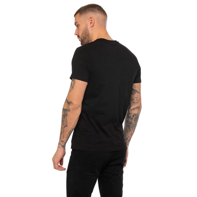 Enzo Herren-T-Shirt mit normaler Passform. Gesticktes Enzo-Logo auf der Vorderseite. Rundhalsausschnitt, kurze Ärmel. 50% Baumwolle, 50% Elastan. Maschinenwaschbar (siehe Etikett). Ideal für Fitnessstudio, Freizeitkleidung
