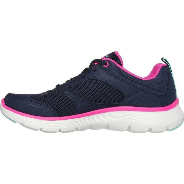 Get a new perspective on flexible sporty style and comfort with Skechers Flex Appeal 5.0. This lace-up features an engineered mesh upper with a cushioned Skechers Air-Cooled Memory Foam insole.