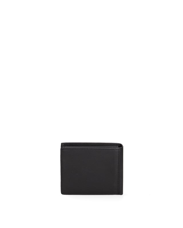 Cartera de hombre. El cierre está ausente. Los bolsillos internos son tarjeteros. Los bolsillos externos están ausentes. Falta la correa para el hombro. Falta el mango. Hay un compartimento interno. El material exterior es 100% Piel Auténtica. Internamente no está forrado. Medidas: 11x9x2 cm. Producto de moda