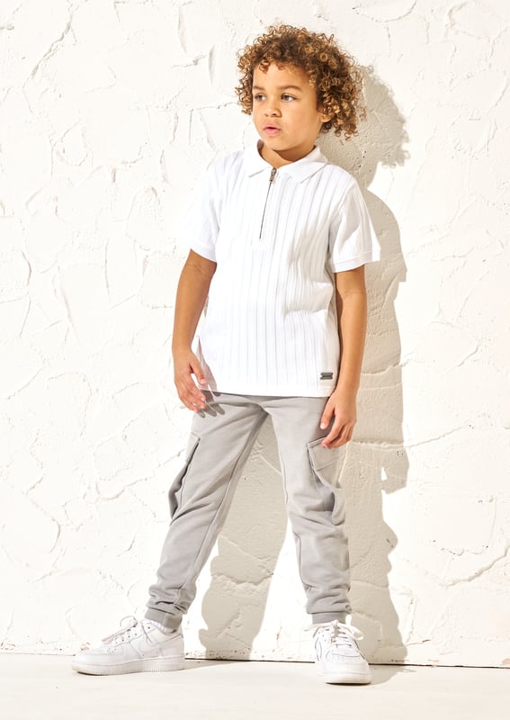 Refresh your everyday edit with these joggers. Super cool in super soft textured jersey with on trend cargo pockets and a button fastening for a slightly smarter aesthetic... About Me: 67% Cotton 33% Polyseter. Look After Me: Think Planet. Wash At 30C.