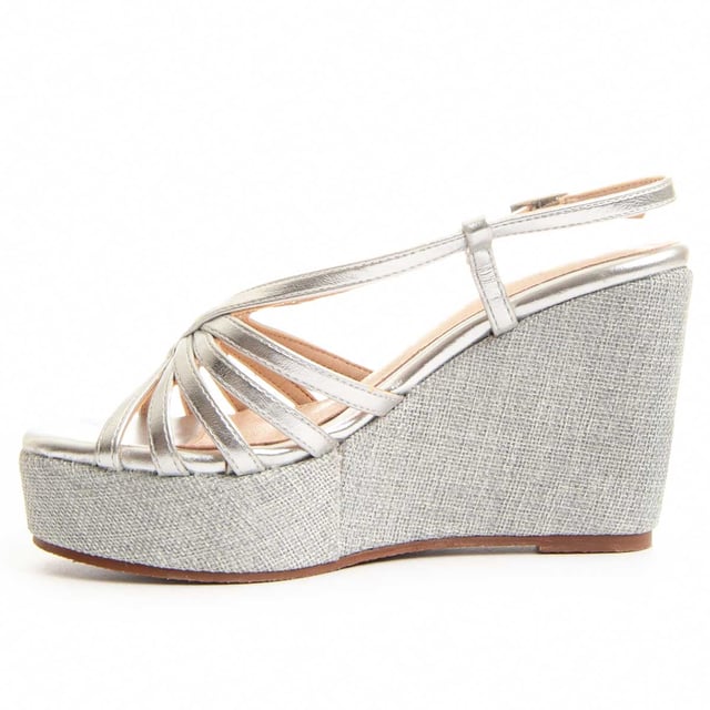 Damen-Espadrilles-Wedgesandale. Gepolsterte Innensohle aus Naturleder. Bequeme Passform. Rutschfeste Sohle. Verstärkte Nähte. Hergestellt von anderen Marken für unsere Marke. Ungefähr Maße: 12 cm Keil und 3 cm Plattform.