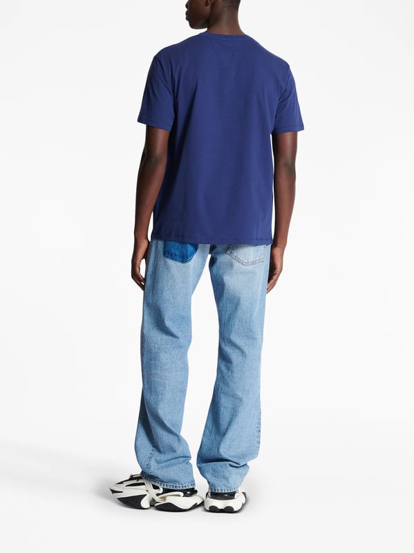 Presented in a navy colourway with a cotton construction, Balmain's round-neck T-shirt boasts a contrasting logo print at the chest for a recognisable look