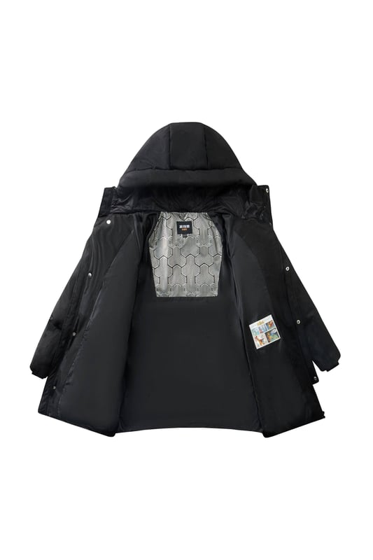 Experience ultimate warmth the Extreme Collection Kids Parka, designed to withstand temperatures as low as -20 degrees while featuring anti-bacterial properties for added protection. This parka ensures your child stays warm, safe, and comfortable during all winter adventures.

TRIPLE EASY-CARE PROTECTION: Anti-bacterial, oil-resistant and water-repellent.

HIGH-GRADE THERMAL FABRIC: Improved insulation and soft touch.

HIGH-QUALITY 680+ DUCK DOWN: 90% filling for optimal warmth, evenly distributed for consistent warmth.&nbsp;

HEAT STORAGE TECHNOLOGY: Inner lining uses knitted silver-coated thermal fabric that reflects and retains heat, increasing warmth for the wearer by 2.7°C.

DESIGNED FOR EVERYONE: Unisex style, exceptionally versatile.