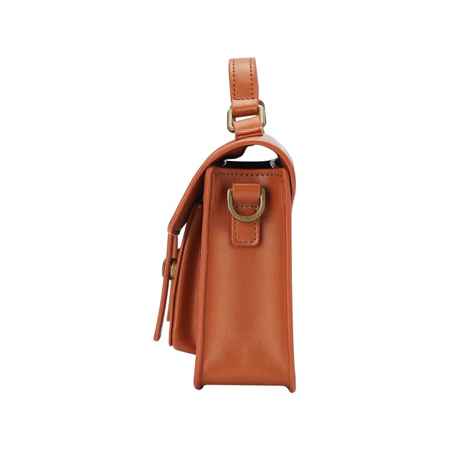Tradition meets modernity! With the brand new Satchel handbag, Victoria Hyde London quotes traditional satchels and adapts the style of the past to our modern times. The brown handbag opens with two golden buttons. When you open the bag, three compartments, including one with a zip, immediately catch your eye. This means your essentials are always perfectly stowed away and organised. Your new favourite piece can be worn casually as a crossbody bag, cool over the shoulder or elegantly in the hand. The golden accents of this brown handbag stylishly round off the look of the bag. Dimensions: 19cm x 15cm x 6cm, Length of the carrying strap: 96.5cm,  Height of the carrying strap: 47cm