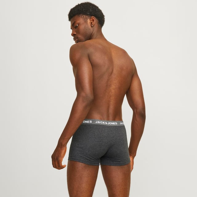 Herren-Boxershorts 12er-Pack Jacsolid der Marke Jack & Jones.  Marke: Jack & JonesModellname: 12er-Pack JacsolidKategorie: Herren-BoxershortsMaterialien: Baumwolle, ElasthanFarben: schwarz, blau, grau, weiß