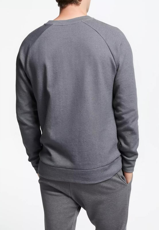 Der Nike Sportswear Optic Herren Fleece Crewneck Trainingsanzug hat einen hohen Baumwollanteil, ist sehr weich und angenehm zu tragen, schränkt die Bewegung nicht ein und speichert die Wärme perfekt. - - .   Raglan ist aus Polyester, die Verschleißfestigkeit, Pflegeleichtigkeit, Elastizität und Haltbarkeit bietet. - - .   Das Modell wird nicht nur bei Sportlern gefragt sein, sondern auch bei denen, die diesen Kleidungsstil einfach für jeden Tag mögen. - - .   Die Baumwolle im Produkt fühlt sich angenehm an, "atmet" gut, gibt ein Gefühl von Natürlichkeit und Komfort, und die Kängurutasche wärmt Ihre Hände bei kaltem Wetter. - - .