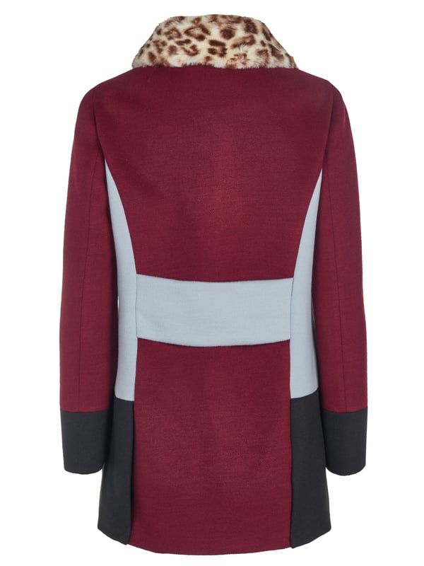 93% polyester, 7% viscose; Trussardi jeansjas; Model: 56S002541T000292 R290; Hoogwaardige afwerking; Afneembare kraag van imitatiebont; Twee voorzakken; drukknopen; Trussardi Jeans-logodetails