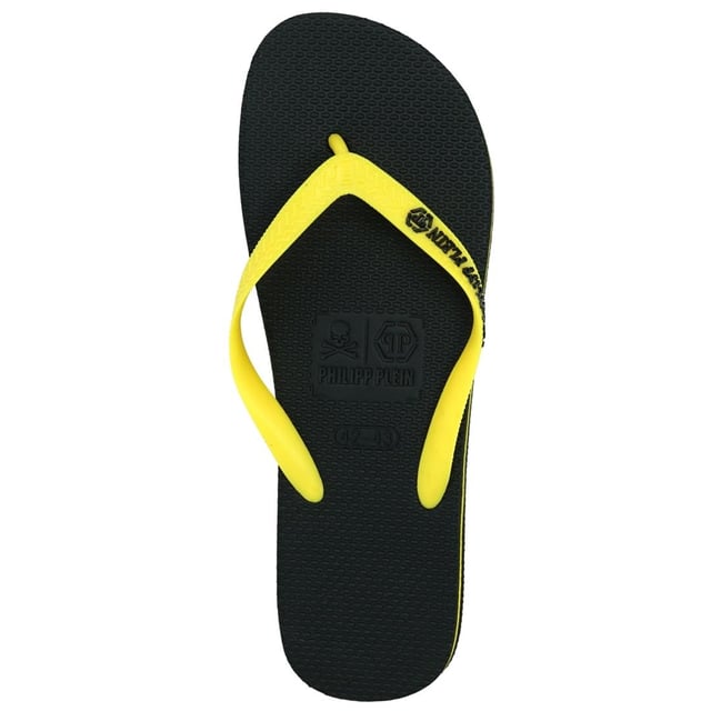 Philipp Plein Brand Logo Zwart Geel Teenslippers. Philipp Plein Flips Flops. Philipp Plein-branding. 100% EVA-zool, 100% PL-bovenwerk. Philipp Plein 2022 strandkledinglijn. Stijlcode: IMPS904 99Y