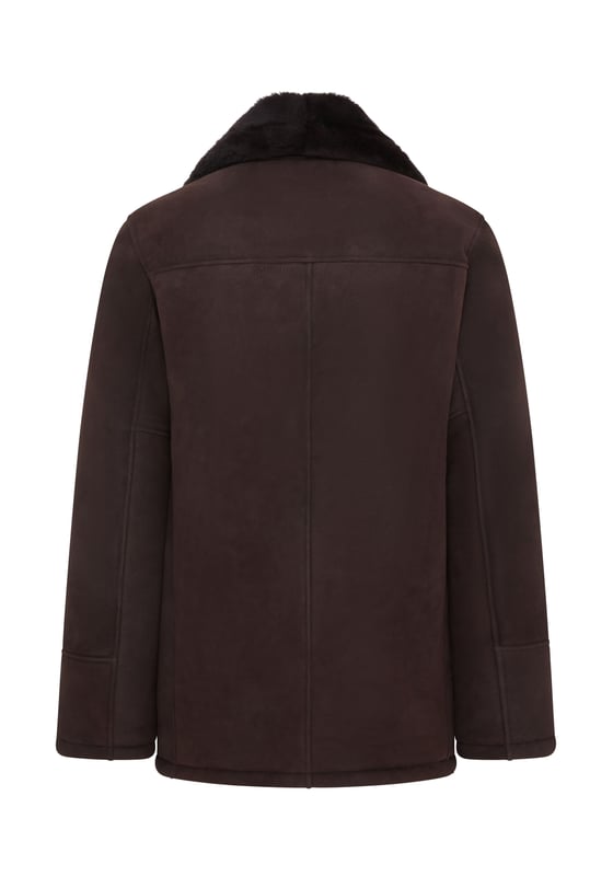 Bleiben Sie warm und stilvoll mit unserem dunkelbraunen Lammfellmantel für Herren. Dieser fachmännisch aus 100 % echtem Schaffell gefertigte Mantel verfügt über ein reichhaltiges Wildlederfinish gepaart mit einer plüschigen Lammfell-Innenseite für unvergleichliche Wärme und Eleganz. 100 % echtes Schaffell für lang anhaltenden Komfort und Qualität Weiches Wildlederfinish in dunkelbraunem Ton für einen zeitlosen Reiz Klassischer Knopfverschluss vorne für eine sichere und elegante Passform Reverskragen mit Lammfellbesatz für zusätzlichen Luxus und Wärme Zwei praktische aufgesetzte Taschen für Funktionalität und Stil Perfekt für den Alltag und formelle Anlässe bei kälterem Wetter Dieses vielseitige Stück ist ein Muss für Ihre Wintergarderobe und verbindet Funktionalität mit raffinierter Ästhetik.