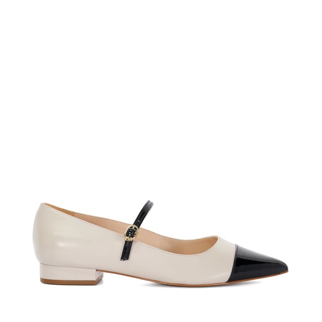 Our Hastie Mary Janes are a timeless style with a feminine twist. Boasting an elegant, pointed toe and an adjustable strap, these low-heel flats are sure to be the perfect fit. Pair them with your favourite dresses or tailored trousers for a chic, versatile look.