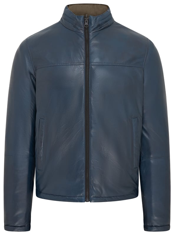 Ervaar de perfecte mix van stijl en veelzijdigheid met deze premium omkeerbare jas. Gemaakt van 100% lamsnappaleer, heeft het een opvallende rode buitenkant en een strakke zwarte binnenkant, waardoor je moeiteloos kunt wisselen tussen twee verschillende looks. Ontworpen voor comfort en duurzaamheid, is deze lichtgewicht jas perfect om een ​​statement te maken en toch praktisch te blijven. Omkeerbaar ontwerp - Blauw en bruin Gemaakt van premium lamsnappaleer voor luxe en duurzaamheid Lichtgewicht en comfortabel voor dagelijks gebruik Strakke en veelzijdige stijl voor meerdere gelegenheden Een must-have voor moderne, modieuze garderobes