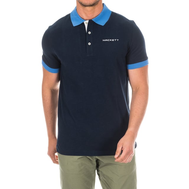Polo de manga corta Hackett London.
Color Azul marino.
Cuello de solapa con acabado acanalado, a contraste.
Cierre medio de botones.
Bordado de la firma, en el lateral superior.
Tejido cómodo y transpirable. 
Mangas con acabado acanalado.
Costuras vistas a tono.

Composición:  100% Algodón.

Instrucciones de lavado:
- Lavar máximo a 30ºC.
- Planchar a media temperatura, máx. 110ºC.
- No permite usar secadora.
- No usar lejía.
- No admite el  lavado en seco.