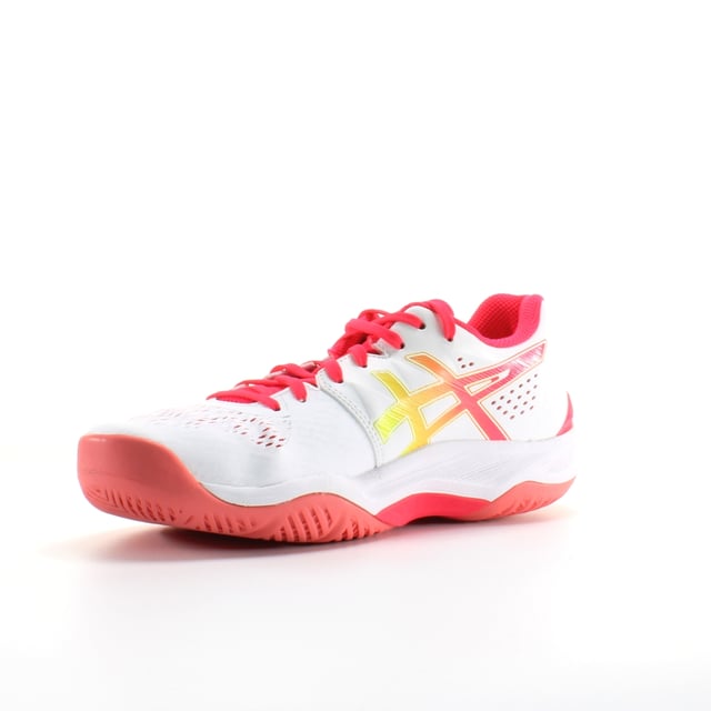 ¡El Asics Sky Elite FF es la nueva modelo de mujeres en la gama de voleibol ASICS! Como su nombre indica, el Sky Elite es el sucesor del Volley Elite FF y viene con un material superior recientemente desarrollado, una construcción modificada de entresuela y una suela exterior mejorada.

La nueva parte superior del zapato de voleibol femenino Sky Elite FF es transpirable y equilibra la estabilidad y la flexibilidad. ¡Gracias a la innovadora amortiguación de Flyte-foam, la nueva zapatilla ASICS Volleyball ofrece una excelente amortiguación en el antepié y el trasero! ¡Una tecnología de gel adicional en el área del talón asegura una absorción óptima de choque para saltos de altura!
