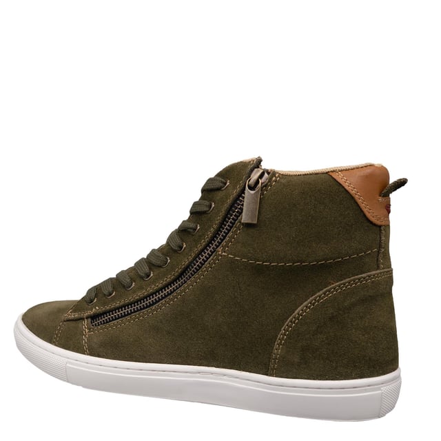 Level up your everyday trainer collection with the Ilford High Top Trainers, featuring soft suede leather uppers and a classic lace up design. Complete with a zip fastening for a trend-led feel and easy to wear style.