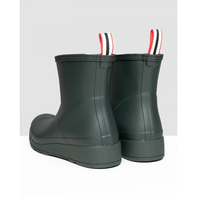 A new, versatile, lightweight, colourful and completely waterproof rain boot. Handcrafted from 10 individual parts, this new boot is a simplification of the Hunter Original design language, retaining the most iconic elements of the classic Original Tall Boot. Perfect for festivals, it has a pull tab at the heel for ease of foot entry.

Waterproof
Handcrafted from natural rubber
Lightweight
Hunter Original branding