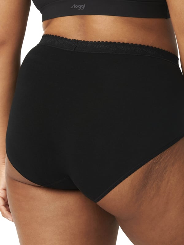Sloggi Control Maxi Brief. With a low waistline, wide sides and double front part. Cotton rich brief. The product is machine washable.