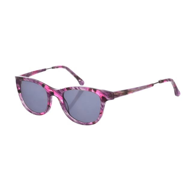 Carabassa sunglasses.
 Zen sunglasses with acetate frame.
 Square shape.
 Acetate temples.
 100% UV Protection.
 Includes a neutral fabric cover.
 Measures: Lens height: 47 mm
 Lens width: 49 mm.
 Bridge: 20 mm.
 Temples: 140 mm.
 Composition: Acetate
 Care:
Cleaning and maintenance:
 -Clean the glasses with soap and water (neutral).
 - Do not use dirty or abrasive cloths, which may alter the characteristics of the filters.
 - Use only original accessories and spare parts.