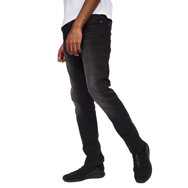 99% Cotton, 1% Elastane. Design: Plain. Pockets: 2 Front Pockets, 2 Back Pockets. Fastening: Button. Branded Buttons, Riveted, Stretch. Fit: Slim. No. of Pockets: 5.