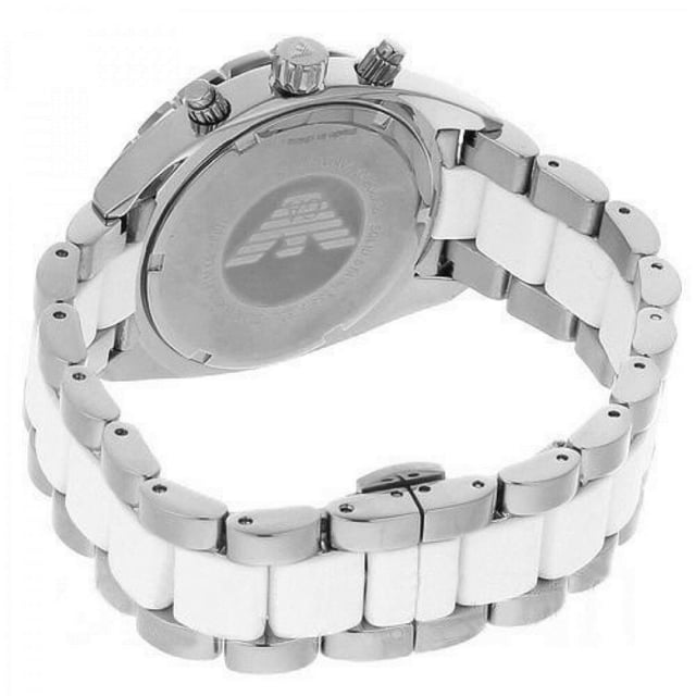 Emporio Armani AR5940 - Herrenuhr Quarz aus Edelstahl• Material: Edelstahl• Glas: Mineral• Armband: Silber• Farbe: Silber• Wasserbeständigkeit: 50 m (5 ATM)• Gehäusegröße: 42 mm