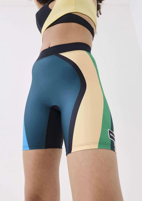 Active 5 bike shorts. Supreme stretch & recovery, lightweight fabric. P.E Nation woven jacquard waistband. P.E Nation logo at hem
