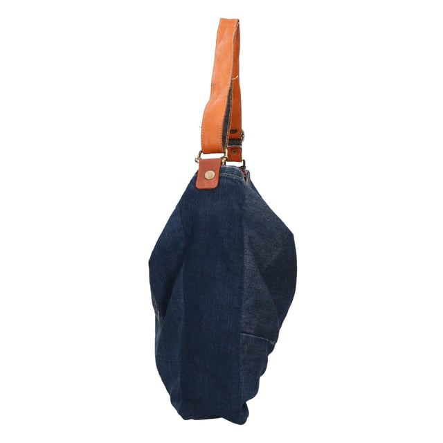 Echt leer + canvas schoudertas voor dames. Product volledig gemaakt van hergebruikte en/of gerecyclede materialen.