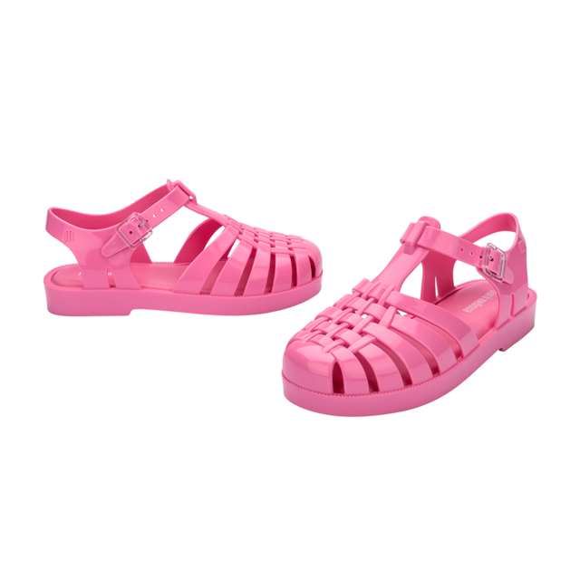 Don't let your mini fashionista miss out on looking unbelievably stylish! One of the most unforgettable styles, the Melissa Possession is back in a fun and vibrant new color palette. An absolute 90s icon that was the shoe of an entire generation, it is incredibly cozy and exudes personality and nostalgia. Don't let your little miss out, and make sure they get to play in comfort and style!